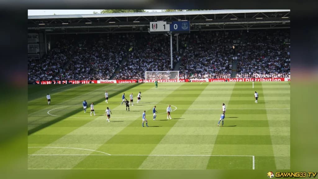 Everton thi đấu trên sân Fulham trong ảnh tư liệu trước trận