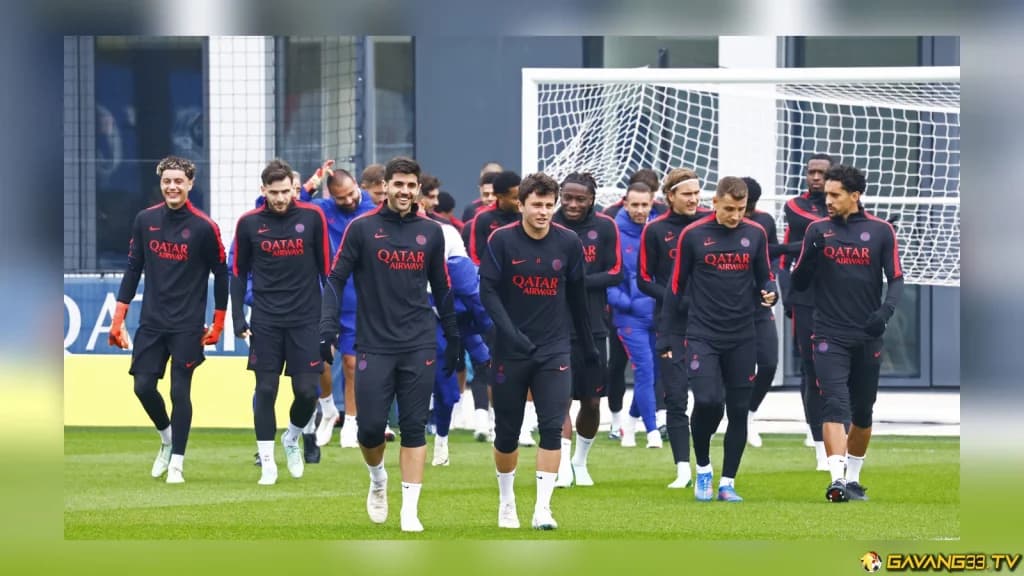 Cầu thủ PSG tập luyện trước trận đấu