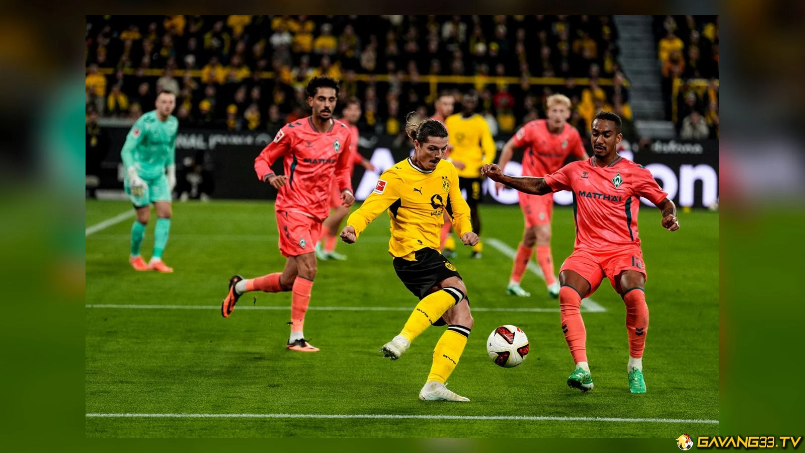 Borussia Dortmund tấn công trong một trận Bundesliga trong ảnh tư liệu trước trận