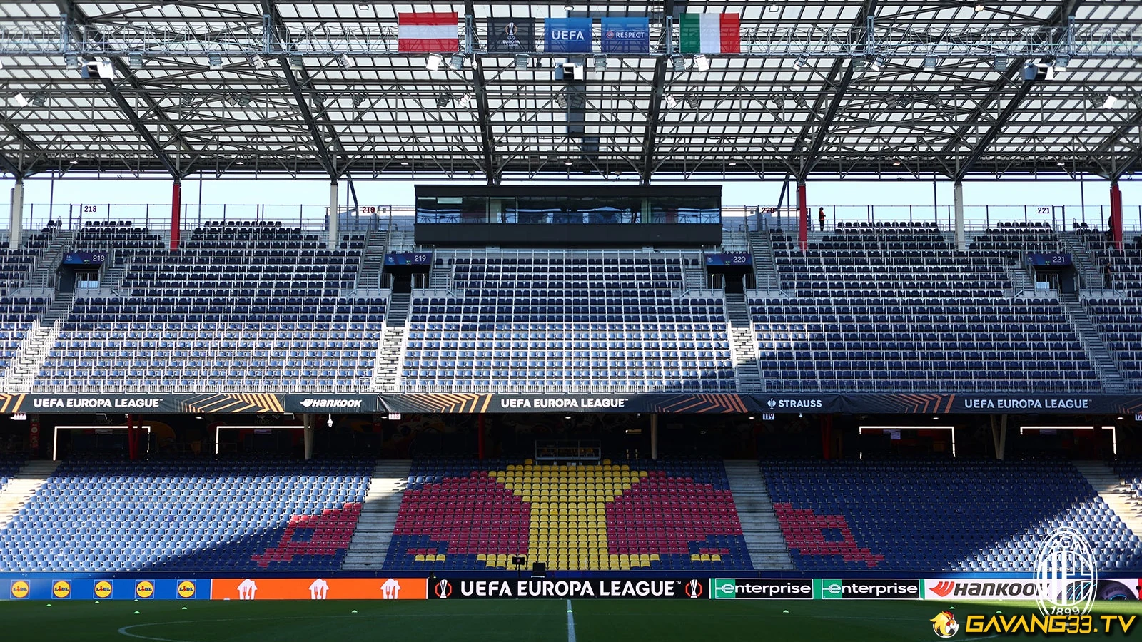 cầu thủ Milan thi đấu tại Salzburg