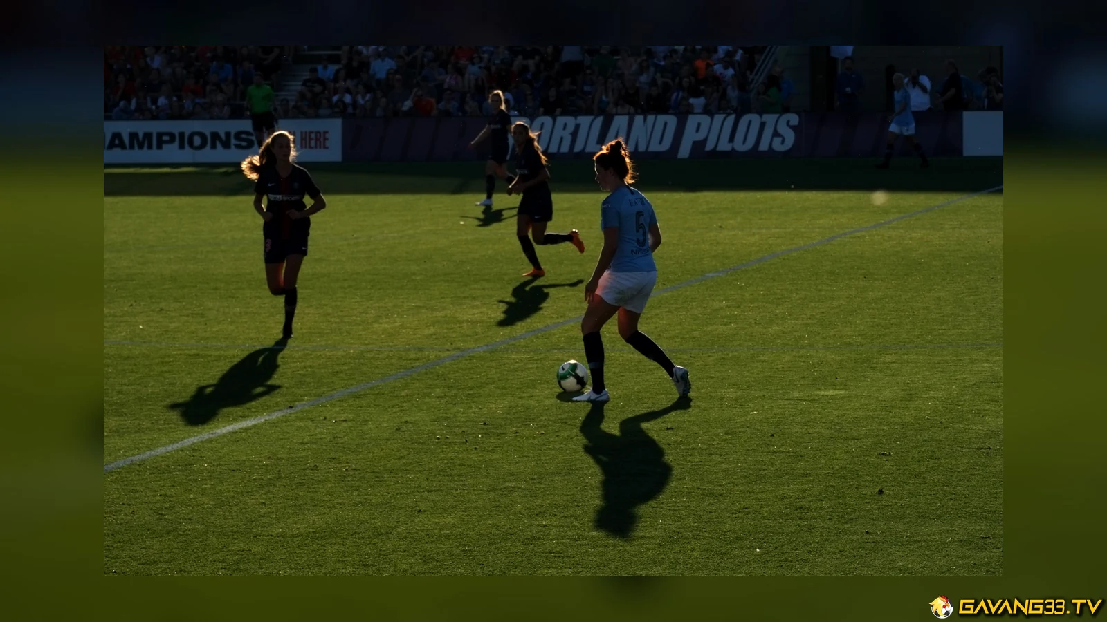 Paris Saint-Germain Women thi đấu với Man City trong ảnh tư liệu trước trận